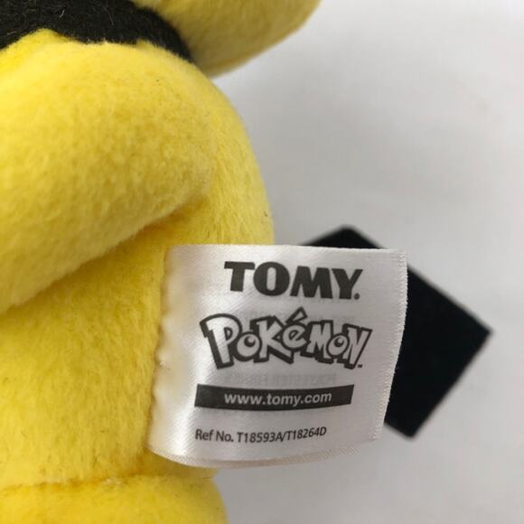Pokémon Pikachu Plush 2015 Tomy Pokemon Stuffed Animal Yellow Black Toy Anime - Picture 9 of 12